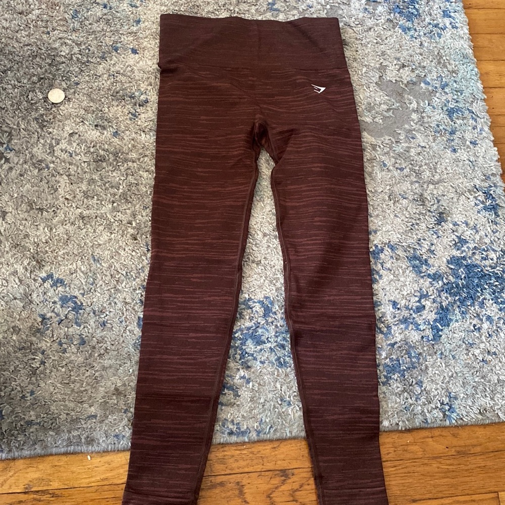 Gym shark leggings. size S. Seamless leggings